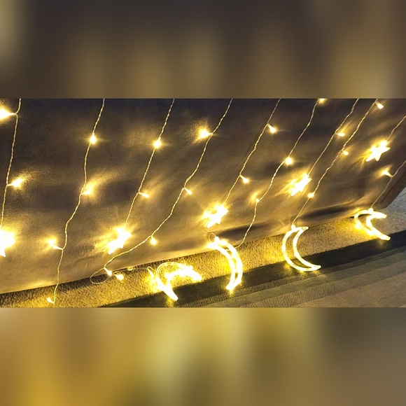 LED Moon and Star Curtain String Lights In Box - Picture 8 of 10